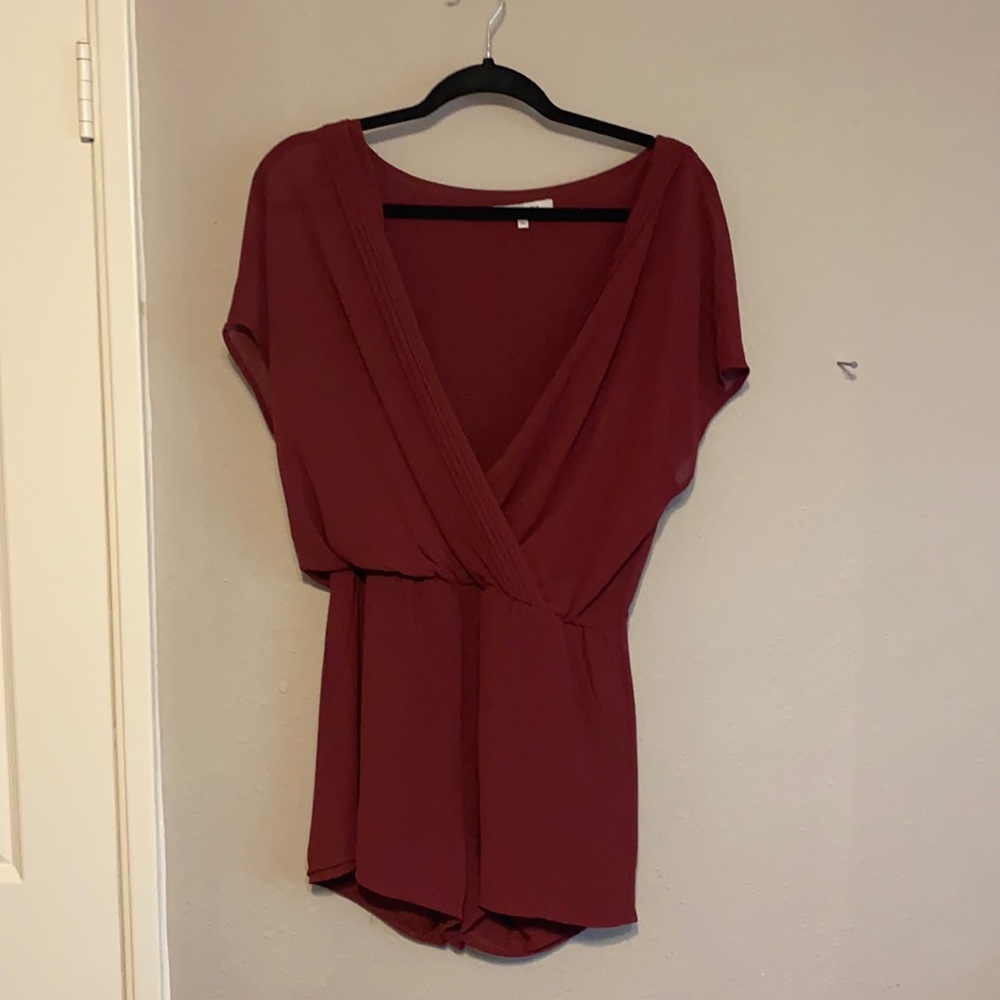 V neck romper with pockets